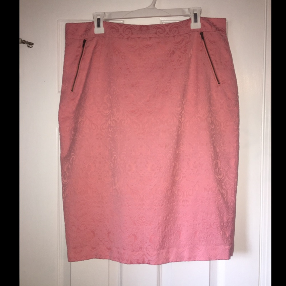 Pink pencil skirt